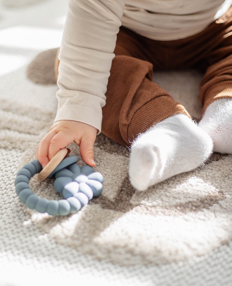 silicone-teether-flower-blue (1)